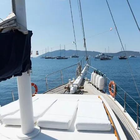 ספינת מלון Bodrum Akv